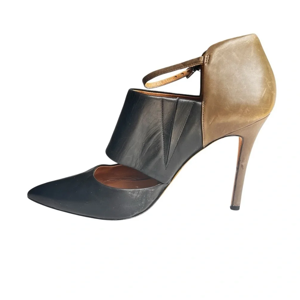 Coach Heart Pointy Toe Pump Black Olive Green Leather  Size 11